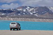 A incrível cor da Laguna Verde, no lado chileno do Paso San Francisco, passagem andina entre Argentina e Chile